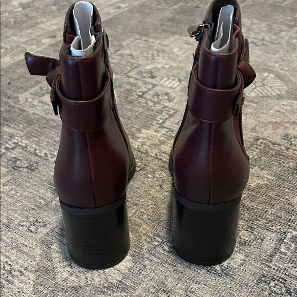 Bandolino Burgundy Myla Booties - Picture 2 of 6